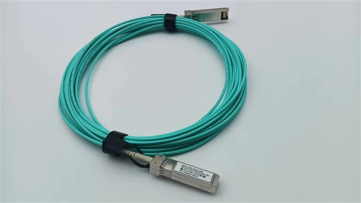 40G QSFP + Active Optical Cable (AOC)