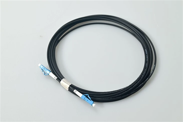 LC UPC Simplex Dub Singlemode Fiber Patch Cable rau siab -Density SFF Txuas